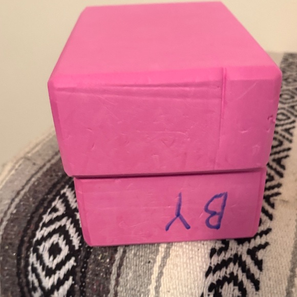 Pink Yoga/Exercise Blocks - Picture 5 of 7